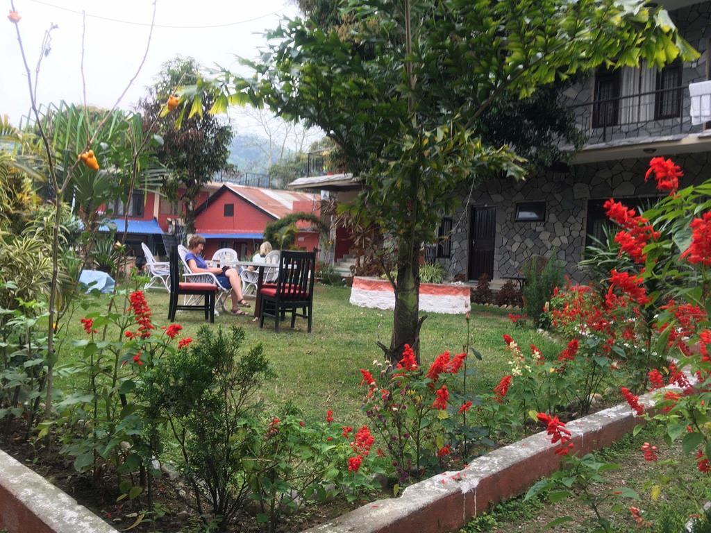 Trekkers Lodge Покхара Экстерьер фото