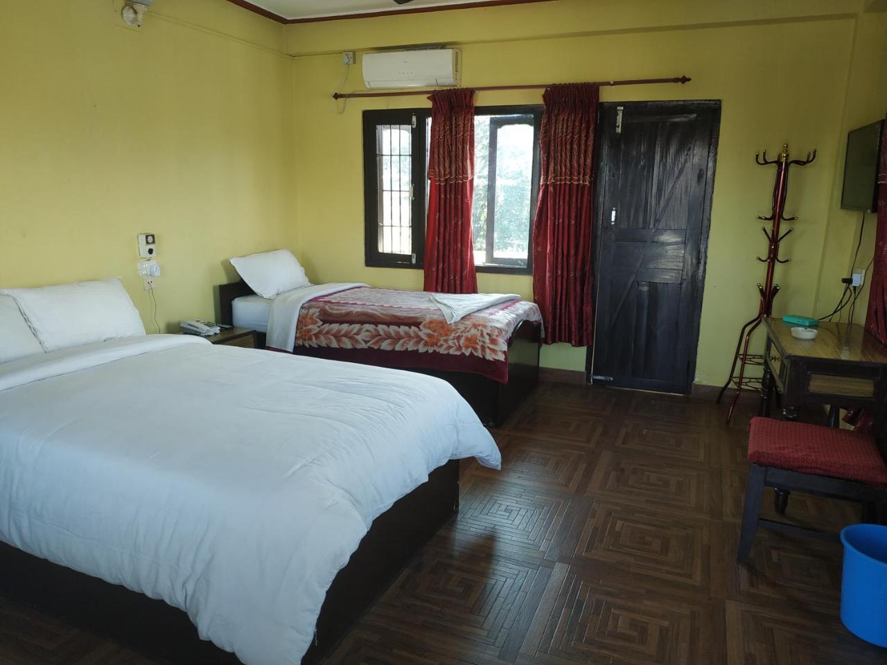 Trekkers Lodge Покхара Экстерьер фото